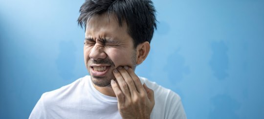 Bóle zębów - przyczyny, leczenie. Jak złagodzić ból zębów?
